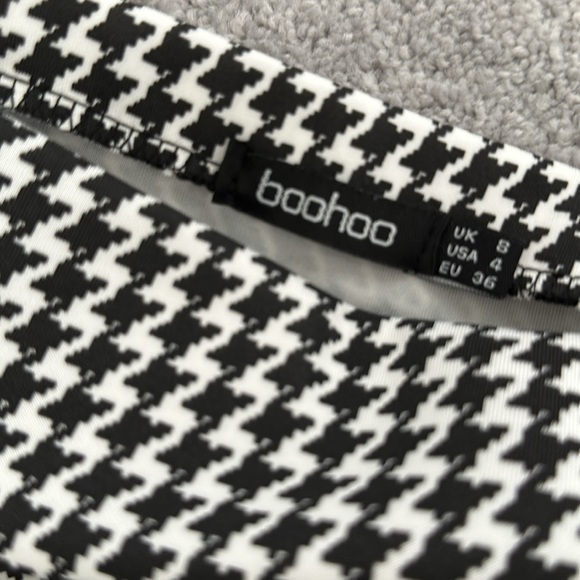 High Rise A Line Houndstooth Skirt Size 4 BooHoo - Picture 3 of 4